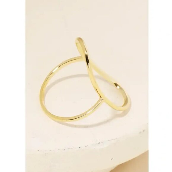 ($7) Curved Oval Minimalist Ring - Picture 2 of 2